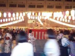 墨田中学校が盆踊りの会場。生徒会がボランティア活動をしました。