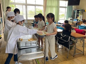 ��N���̋��H