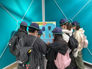 �Ȋw�Z�p�قł̗l�q