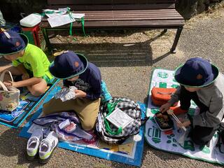 ���ٓ���H�ׂ�l�q