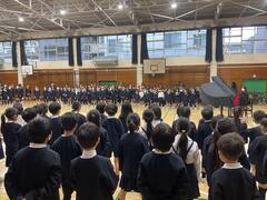 ���y����