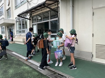 いよいよ募金活動のスタートです。
