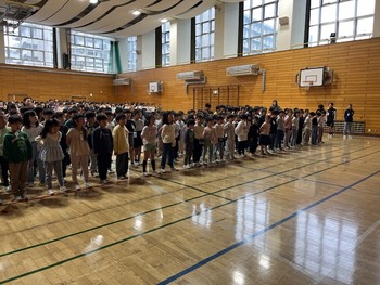 一年生が参加した初めての朝会