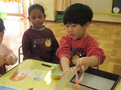 �������