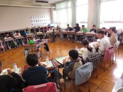 �y�������H